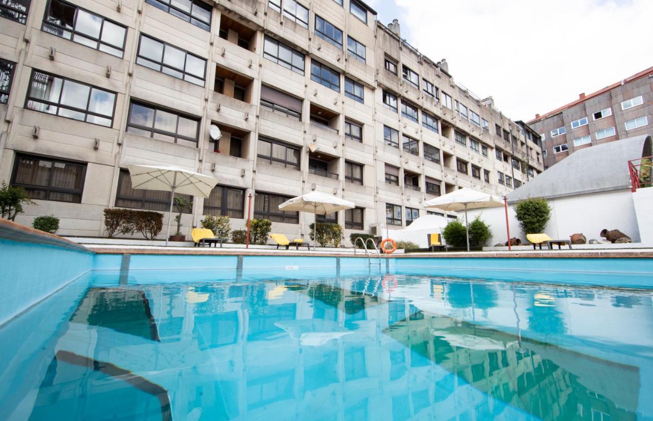 Eurostars Araguaney Hotell Santiago de Compostela Eksteriør bilde The swimming pool at the hotel