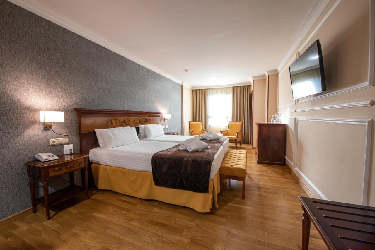 Eurostars Araguaney Hotell Santiago de Compostela Eksteriør bilde A room at the hotel