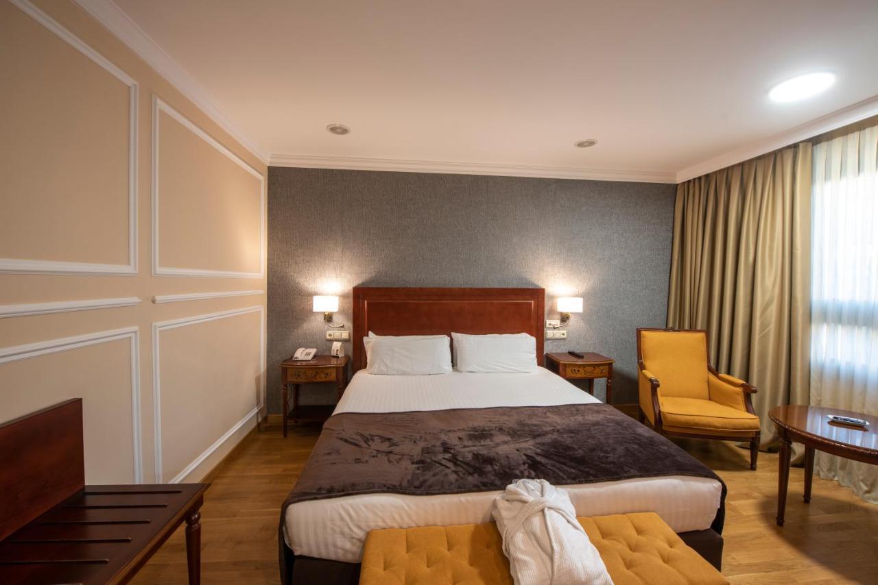 Eurostars Araguaney Hotell Santiago de Compostela Eksteriør bilde A room at the hotel