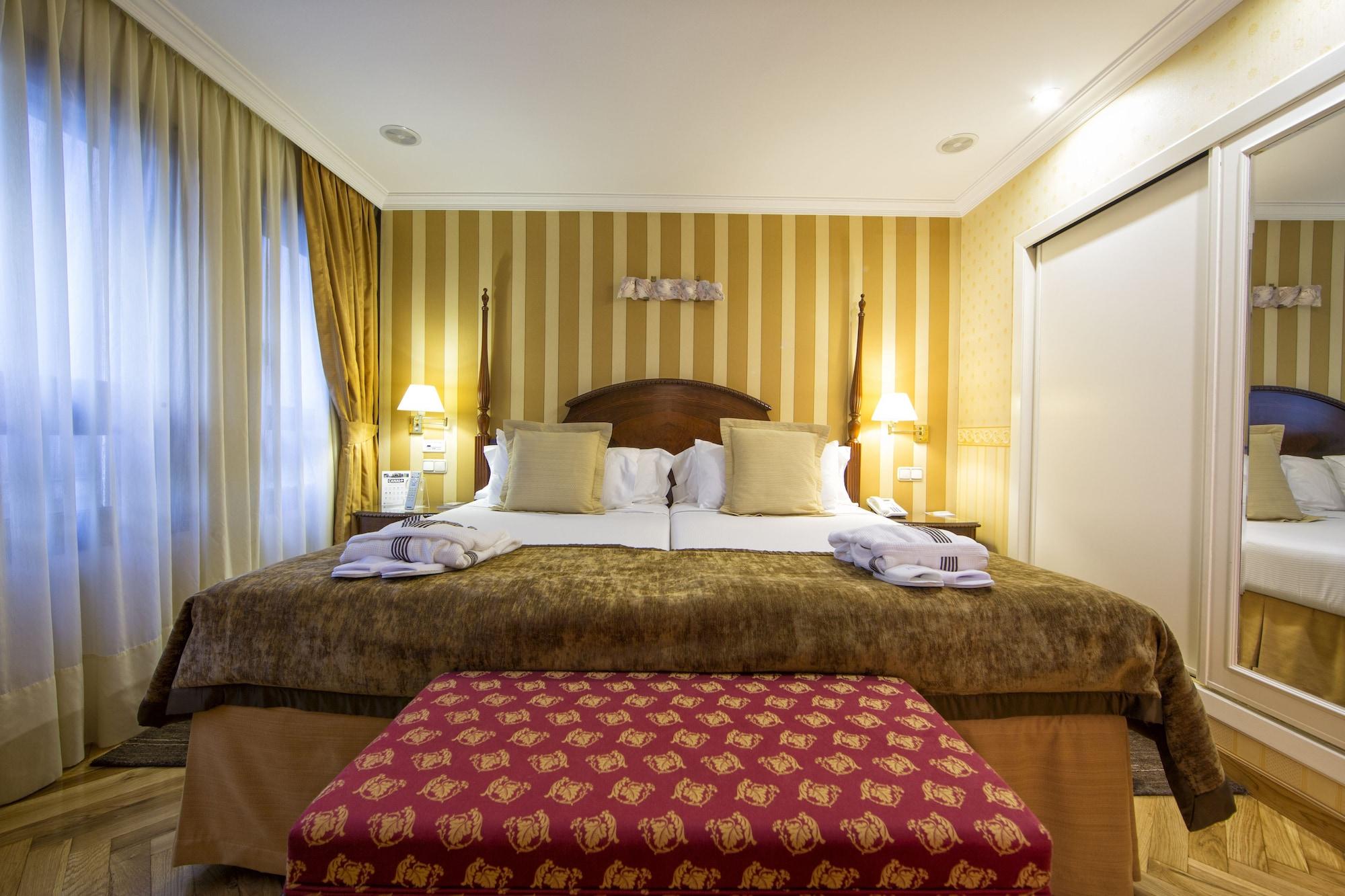 Eurostars Araguaney Hotell Santiago de Compostela Eksteriør bilde A bedroom at the hotel